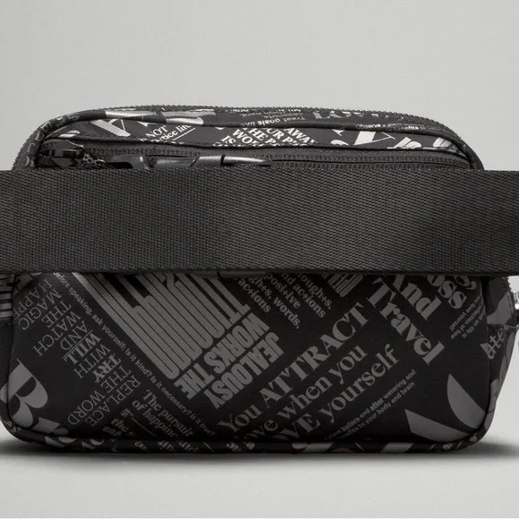 Nuit tags everywhere, belt bag, manifesto, print 1L BLK/SLVR LU9BGXS CODE 35 - Picture 5 of 6